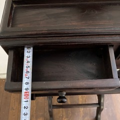 チーク素材の上着かけの画像