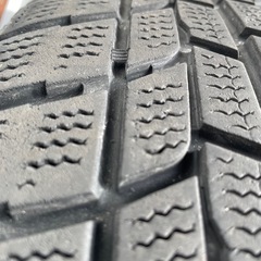 スタッドレスタイヤ&ホイル　キャラバンの画像