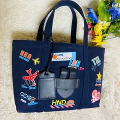 TILA MARCH✨ティラマーチ✨トートバッグ✨世界の空港スタンプ✨A4サイズの画像