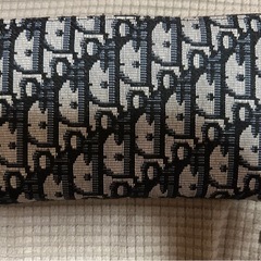Diorロゴデザイン財布の画像