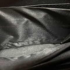 Diorロゴデザイン財布の画像