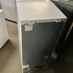 I 2511-099 ハイセンス　ノンフロン冷凍冷蔵庫　2ドア　HR-B1202 通電確認済み2021年製　キズ汚れ有りの画像