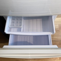 2019年製 SHAHP ノンフロン冷蔵庫　137L 　　の画像