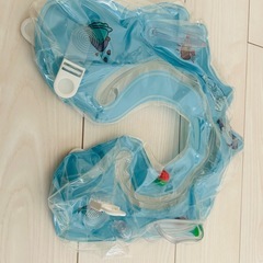 赤ちゃんお風呂用浮き輪、お風呂用の椅子の画像