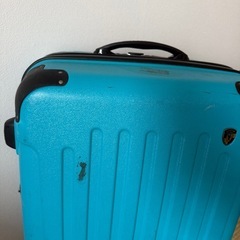 LMサイズ スーツケース【タイヤ一部破損あり】の画像