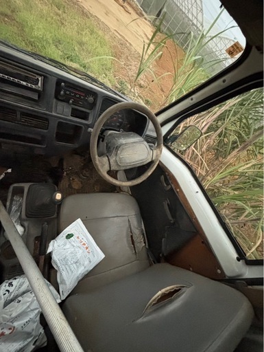 【値下げ交渉受けます】車検無し　軽トラ　サンバー　5速MT 4WD