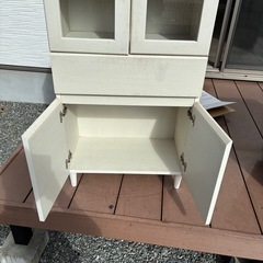 食器棚の画像