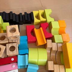 積み木　玉を転がして遊ぶ積み木
の画像
