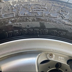 ジムニー　16インチ タイヤ・ホイールセット 5スポークの画像