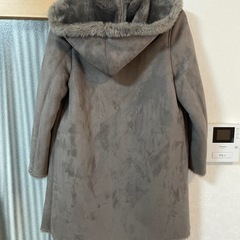 UNIQLOフェイクムートンコートの画像