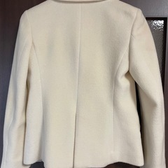 ハーフコート オフホワイト レディースの画像