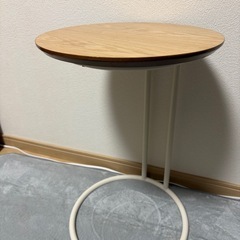 サイドテーブル＋ゴミ箱の画像