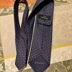 ④ネクタイの画像