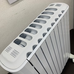 【ジモティー割引で最大15％OFF⭐️】デロンギオイルヒーター RHJ65L0915　の画像