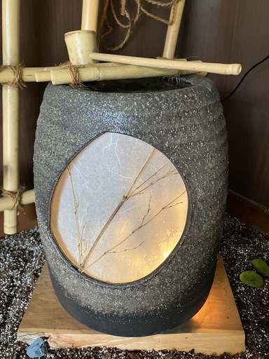 信楽焼　湧き水つくばい