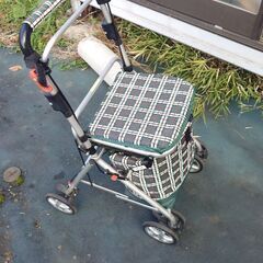 シルバー押し車の画像