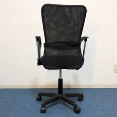 デスクチェア 昇降機能・肘置・ランバーサポート付きブラック メッシュ事務椅子/キューチェア シンプルデザイン 展示品・アウトレットの画像