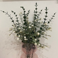 花瓶+造花の画像