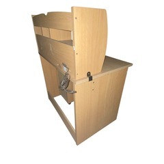 【ジ1106-04】シンプルなデザイン❗️傷や汚れあるためにお安く致します❗️木製 勉強机の画像