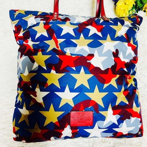 スタッズ✨VALENTINO✨ヴァレンティノ✨トートバッグ✨迷彩✨星柄✨総柄✨