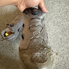 リーボック　Reebok　インスタポンプフューリー　グレー　スニーカー　スポーツの画像