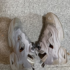 リーボック　Reebok　インスタポンプフューリー　グレー　スニーカー　スポーツの画像