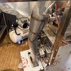 業務用自動液体充填器30ml〜300ml包装シールおまけ攪拌機能付きの画像