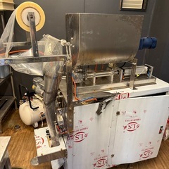 業務用自動液体充填器30ml〜300ml包装シールおまけ攪拌機能付きの画像