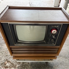昭和レトロなカラーテレビの画像