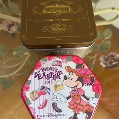 ディズニー空き缶2個セット　13×13㌢ 6角形　11×11㌢　共に高さ15㌢の画像