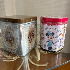 ディズニー空き缶2個セット　13×13㌢ 6角形　11×11㌢　共に高さ15㌢の画像