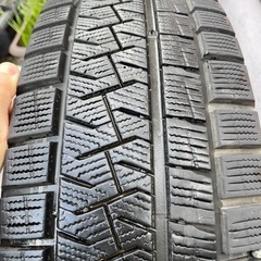 中古スタッドレスタイヤの画像