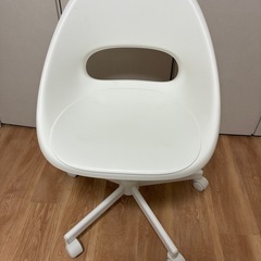 机　椅子の画像