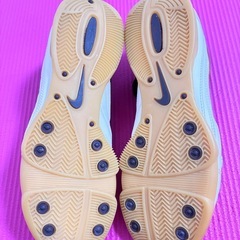 ナイキNIKE シューズ フットサル　室内体育館シューズ 25.5cm  の画像