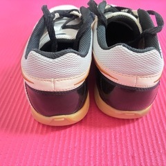 ナイキNIKE シューズ フットサル　室内体育館シューズ 25.5cm  の画像