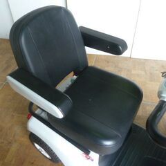 【中古】セリオ シニアカー 遊歩フジ 電動カート セニアカー 電動車いす 前進 0.5～6km/h 四輪車 ホワイト 2023年6月購入品の画像