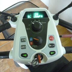 【中古】セリオ シニアカー 遊歩フジ 電動カート セニアカー 電動車いす 前進 0.5～6km/h 四輪車 ホワイト 2023年6月購入品の画像