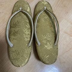 草履　各1000円の画像