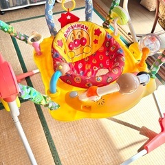 元気いっぱい！アンパンマンベビージャンパーの画像