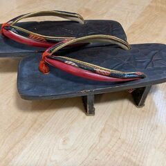 下駄　100円、草履ｶﾊﾞｰ　100円の画像