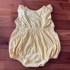 ベビー服　12-18month ロンパース　　の画像