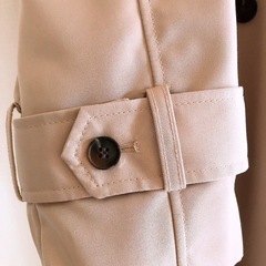 ベルト付きトレンチコートの画像