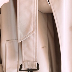 ベルト付きトレンチコートの画像