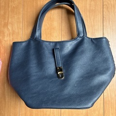 レディースハンドバッグの画像