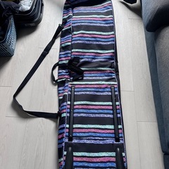 ROXYロキシースノーボードケースキャスター付きの画像
