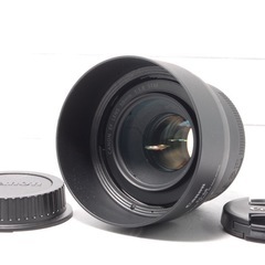 Canon EF 50mm STM 単焦点レンズ 　超美品 レンズフード付きの画像