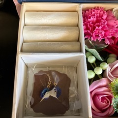 ソープフラワーのアクセサリーボックスの画像