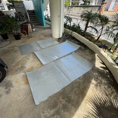 鉄製のパネルの画像