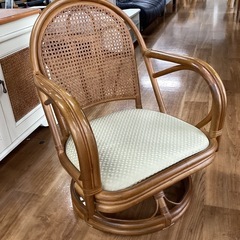 回転式ラタンチェア【町田市再生家具】252258の画像