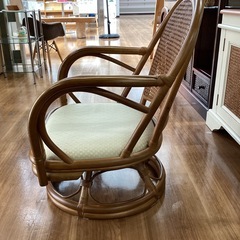 回転式ラタンチェア【町田市再生家具】252258の画像